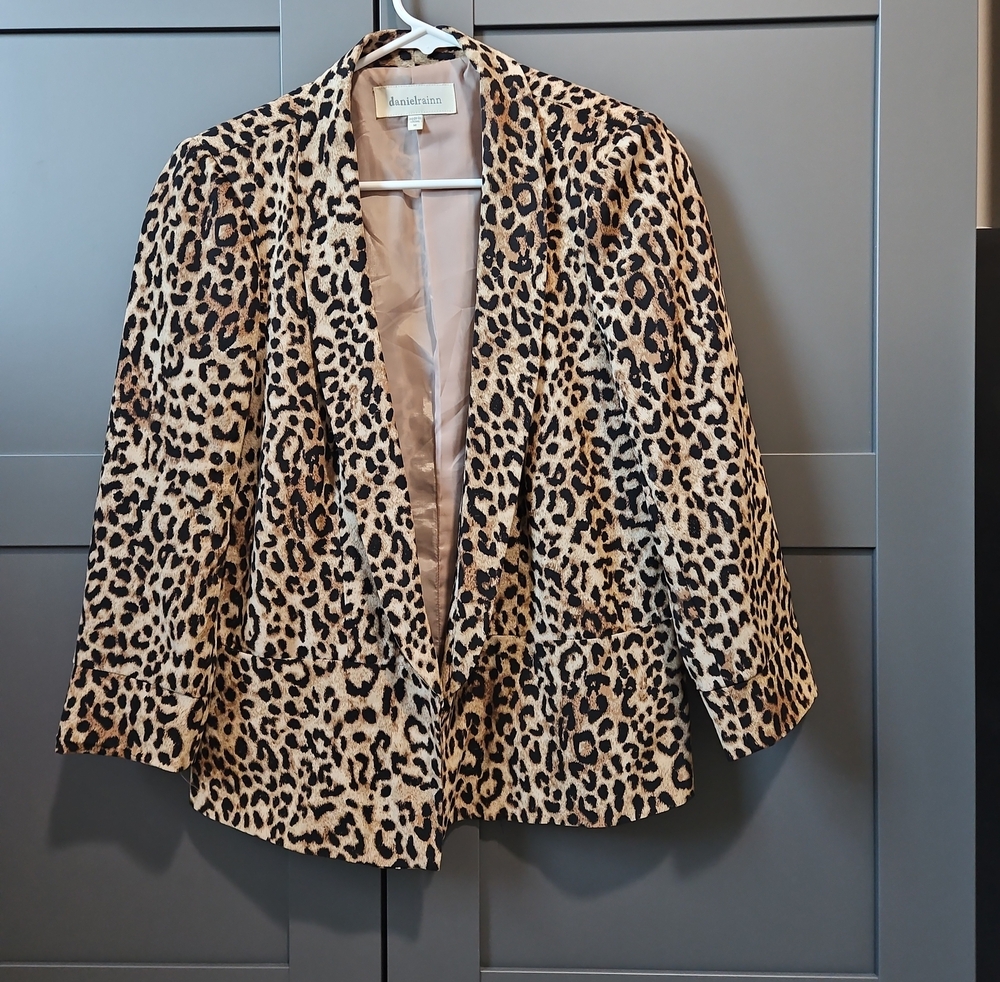 Daniel Rainn Leopard Print Open-Front Blazer - Tan & Black